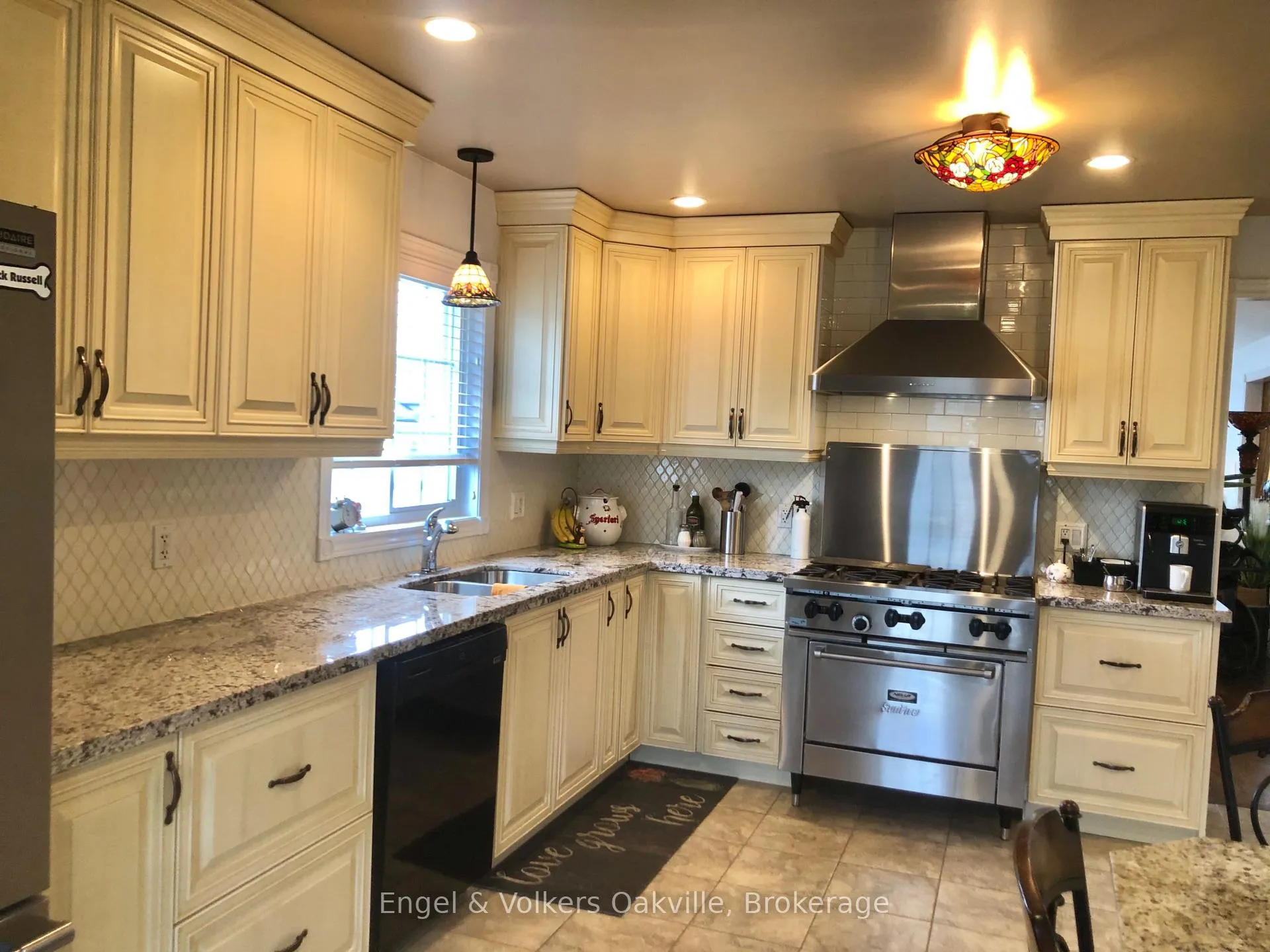 Photo 9 of 339 Wellbrook Avenue, Welland, Prince Charles — HOMEH