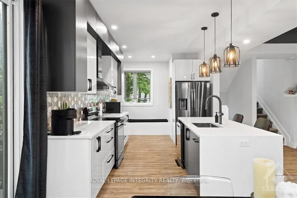 Photo 4 of 10 Quill Street, Ottawa, Overbrook/Castle Heights — HOMEH