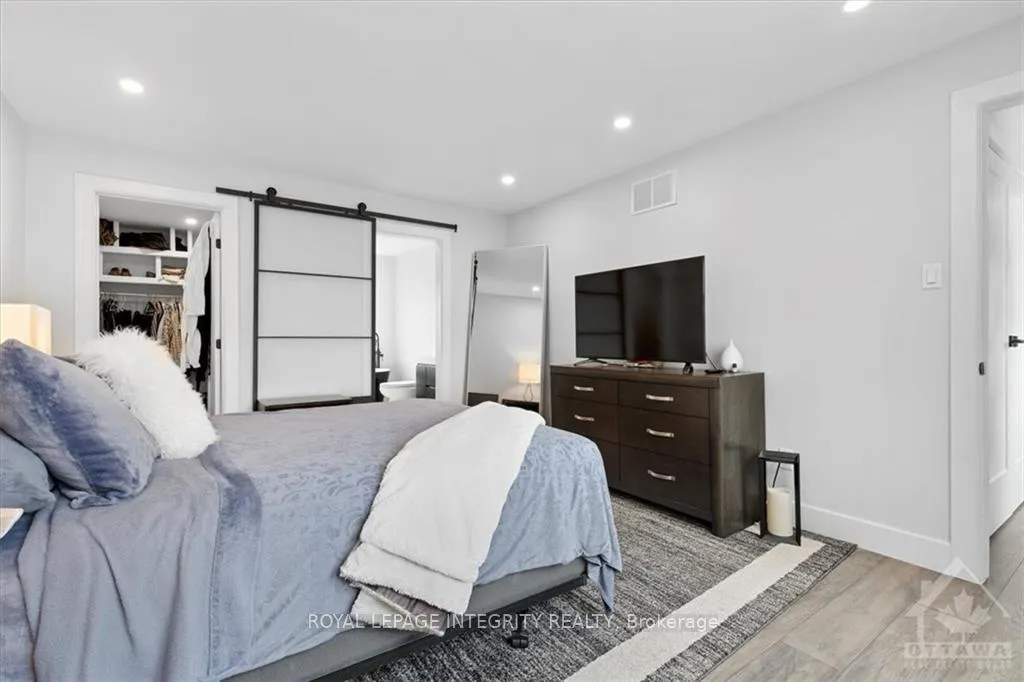 Photo 13 of 10 Quill Street, Ottawa, Overbrook/Castle Heights — HOMEH