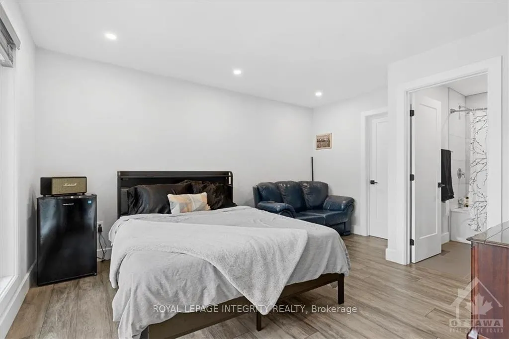 Photo 25 of 10 Quill Street, Ottawa, Overbrook/Castle Heights — HOMEH