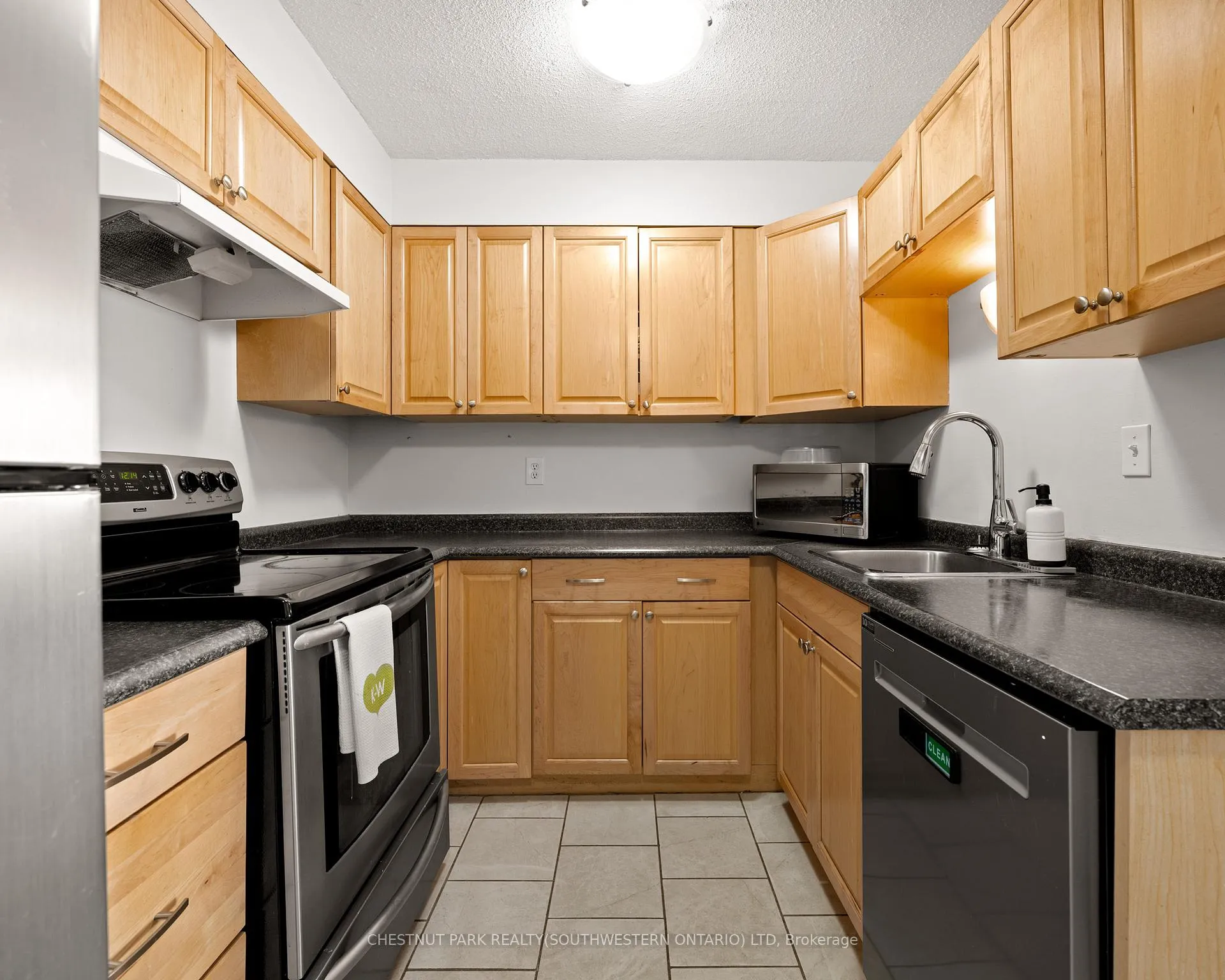 Photo 7 of Unit 1005, 225 Harvard Place, Waterloo — HOMEH