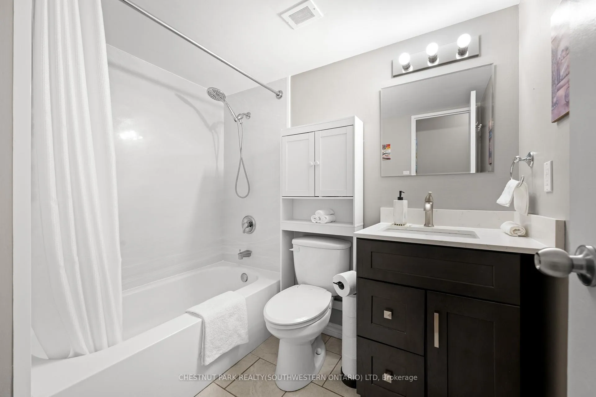 Photo 13 of Unit 1005, 225 Harvard Place, Waterloo — HOMEH