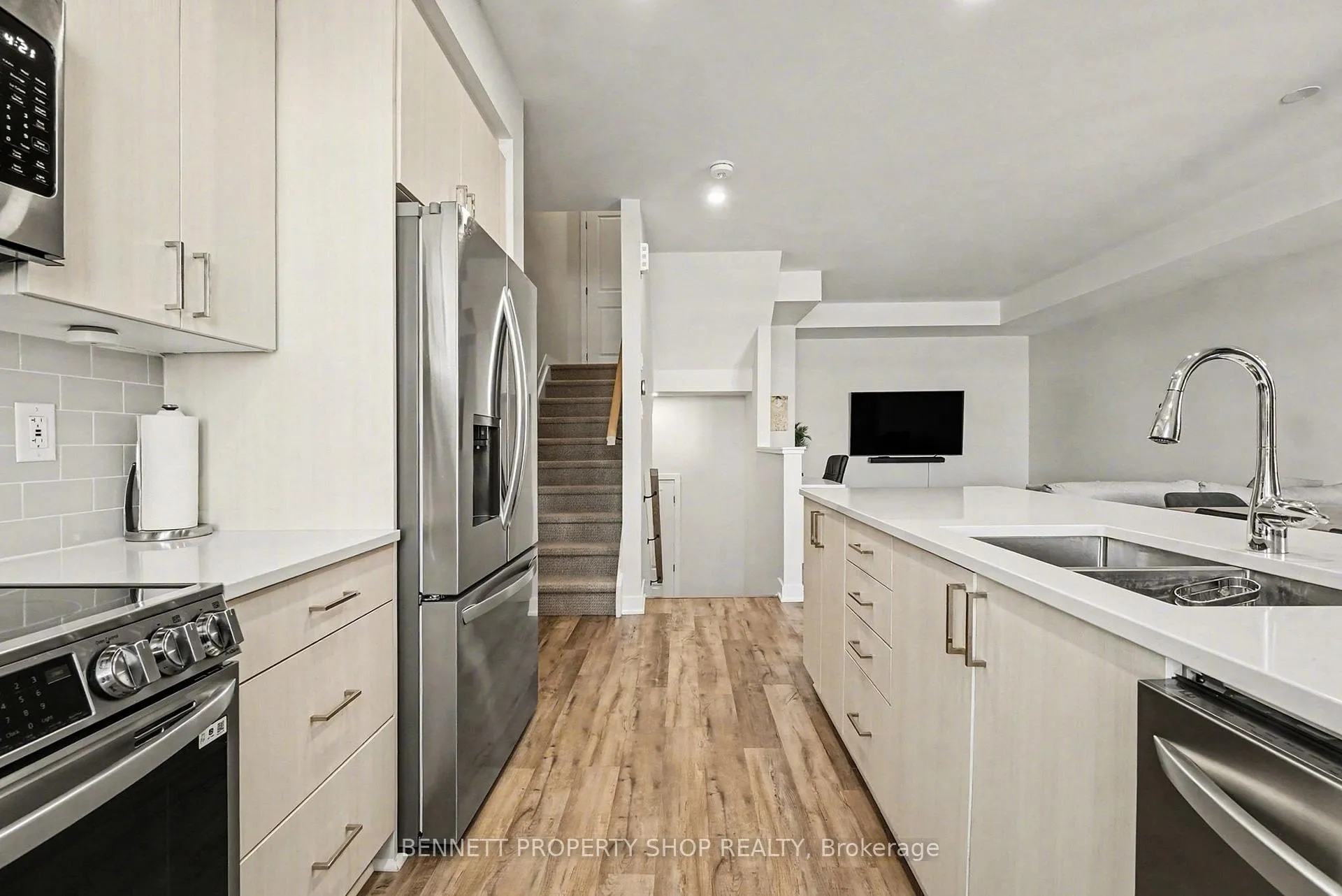 Photo 8 of 539 Lourmarin Private, Ottawa, Notting Hill/Summerside — HOMEH