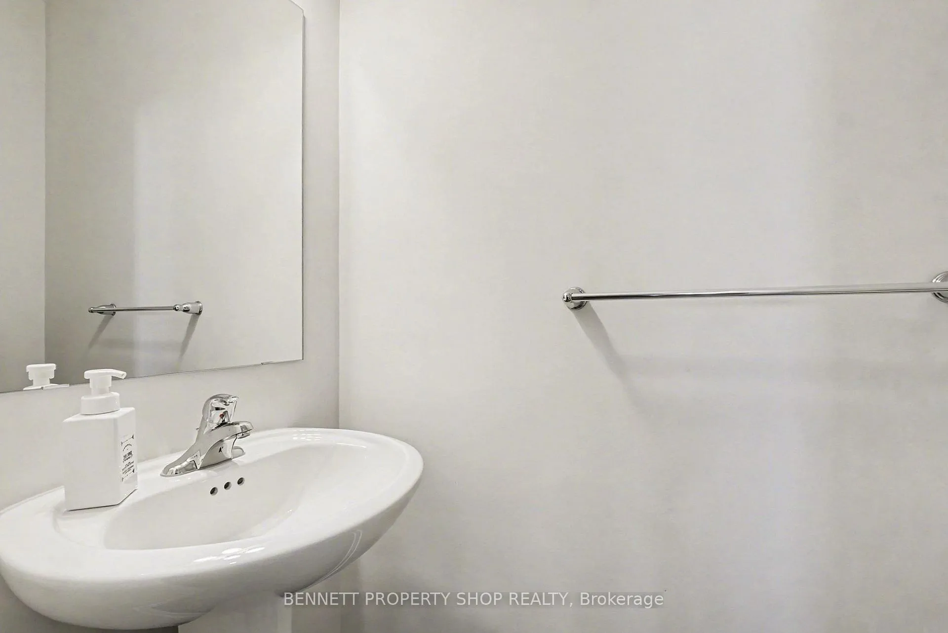 Photo 10 of 539 Lourmarin Private, Ottawa, Notting Hill/Summerside — HOMEH