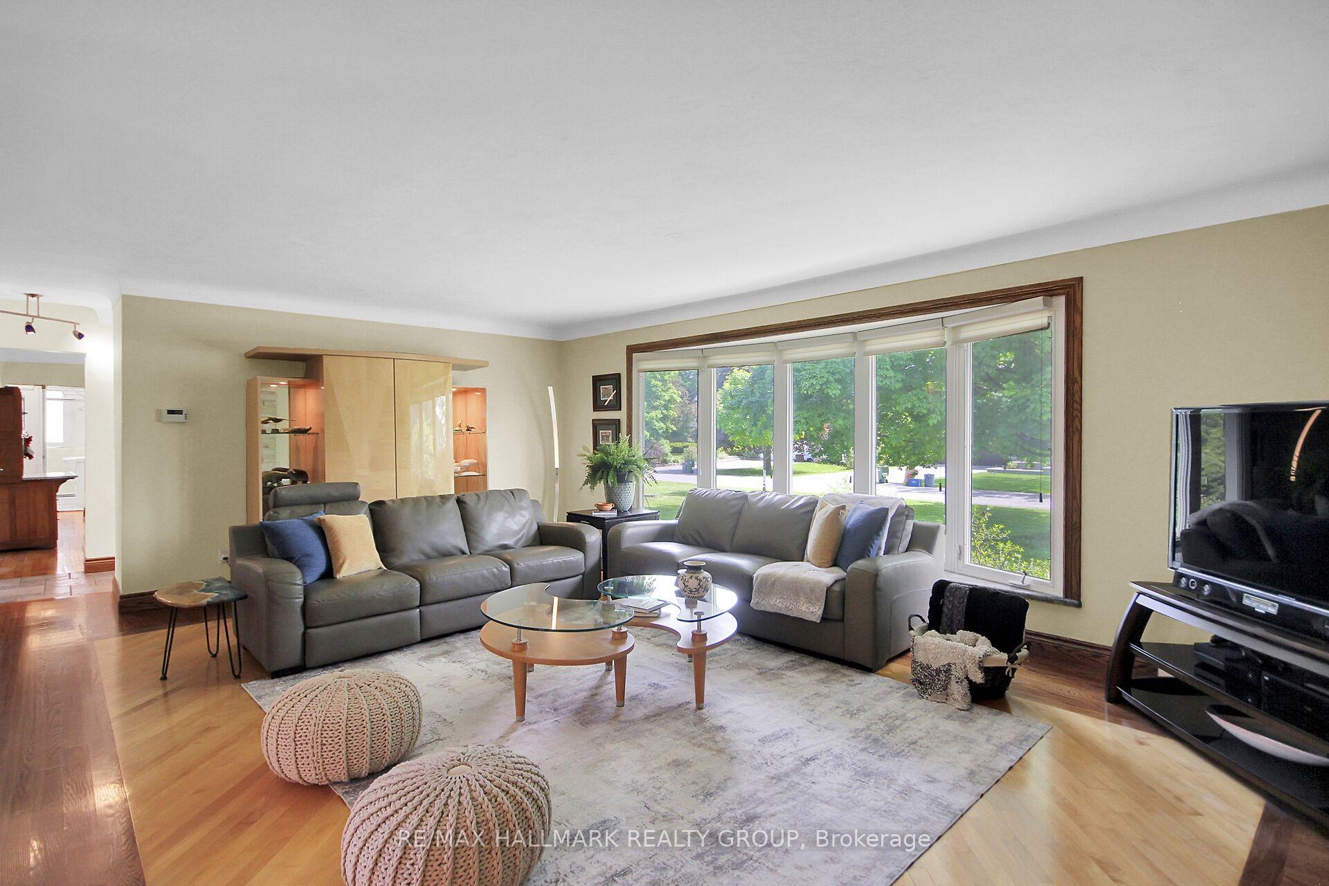 Photo 6 of 27 Savuto Way, Ottawa, Meadowlands/Crestview — HOMEH