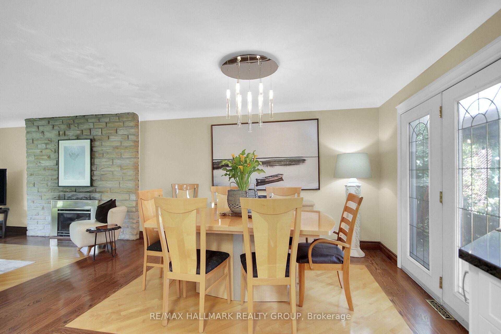 Photo 11 of 27 Savuto Way, Ottawa, Meadowlands/Crestview — HOMEH