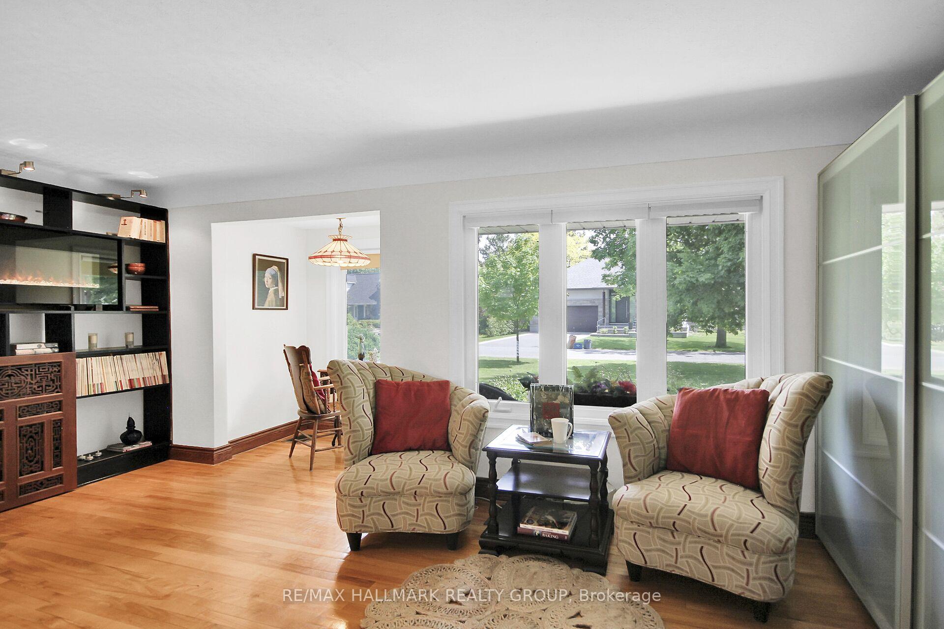Photo 20 of 27 Savuto Way, Ottawa, Meadowlands/Crestview — HOMEH
