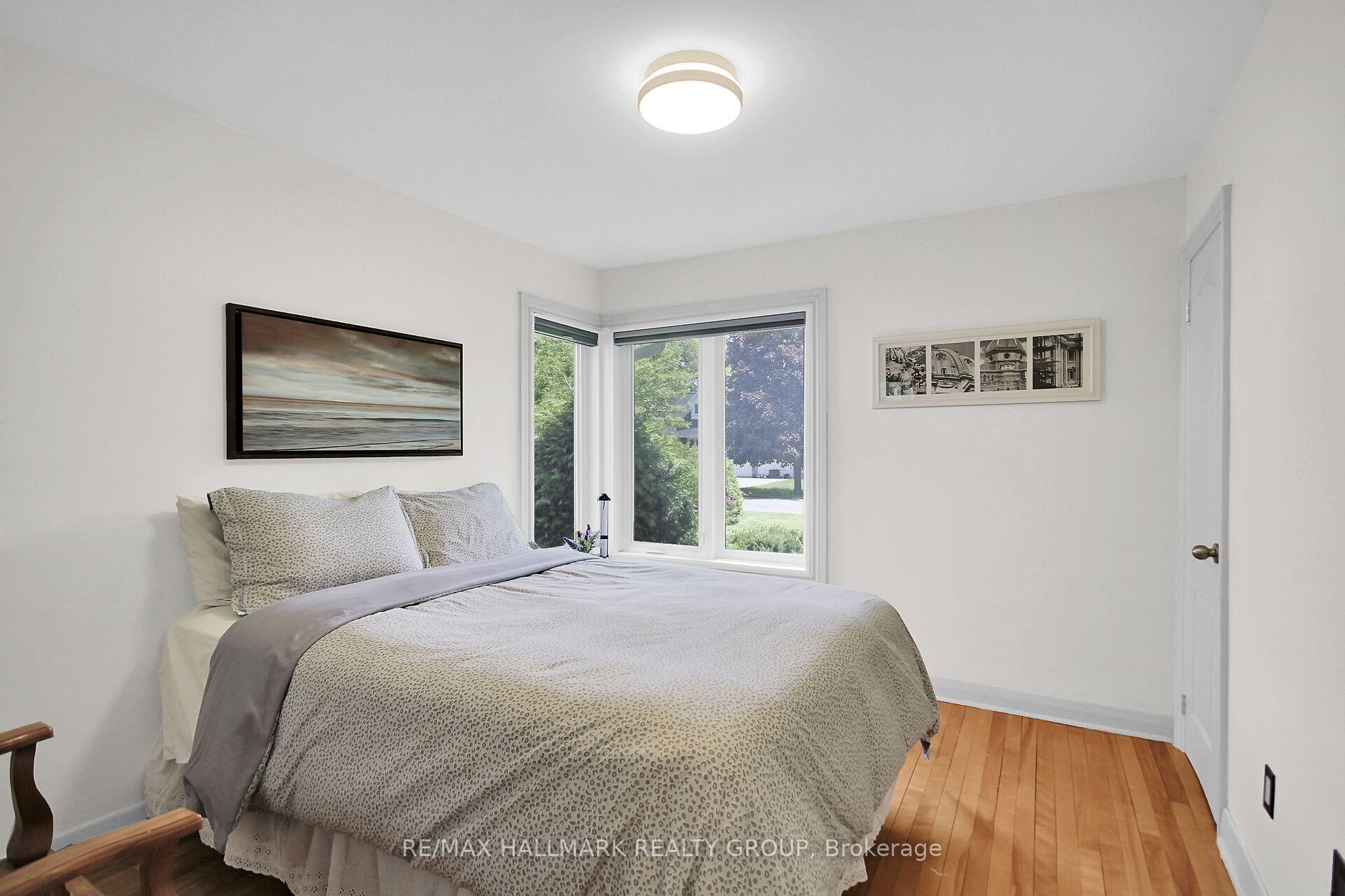 Photo 23 of 27 Savuto Way, Ottawa, Meadowlands/Crestview — HOMEH