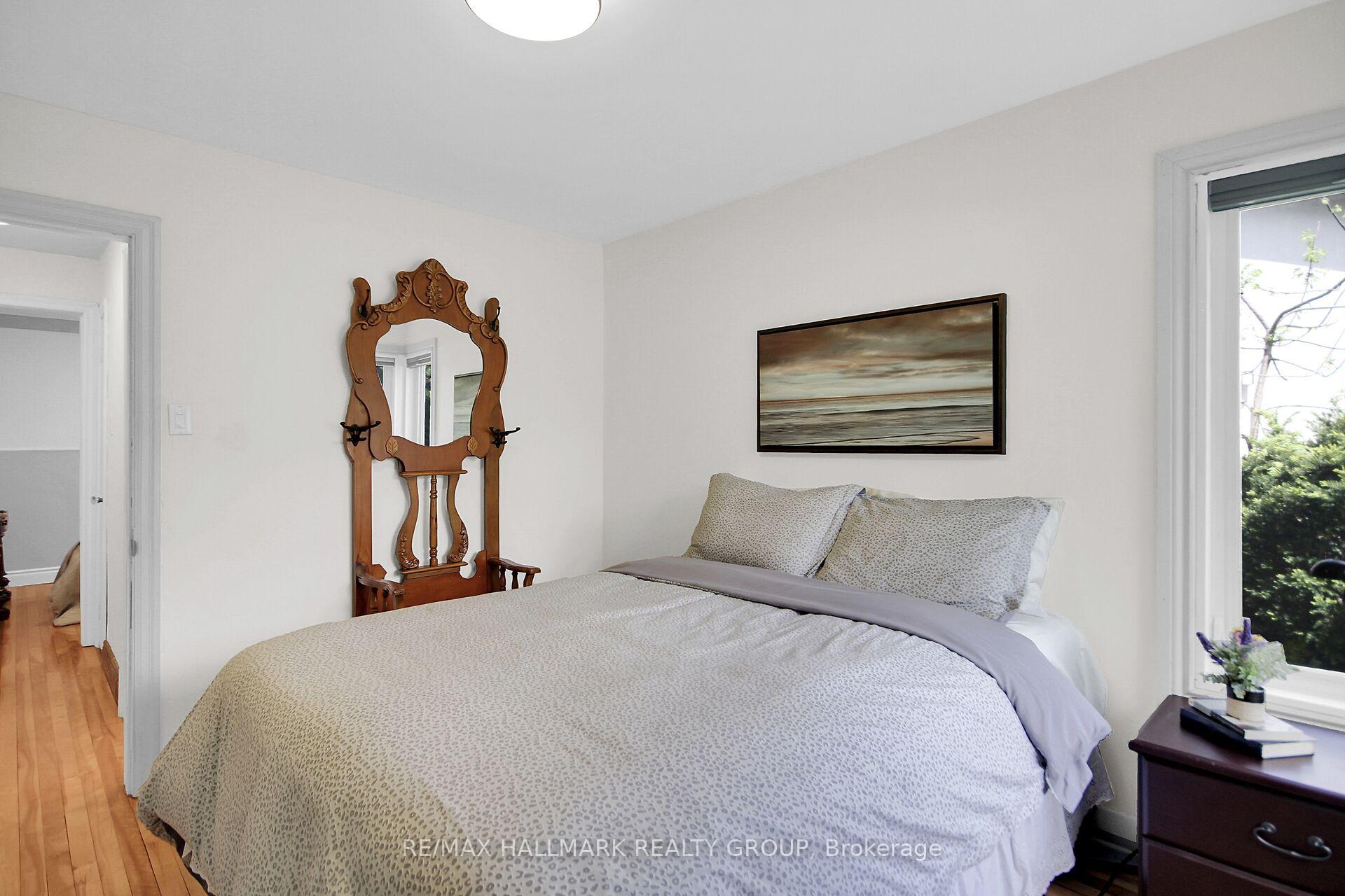 Photo 24 of 27 Savuto Way, Ottawa, Meadowlands/Crestview — HOMEH