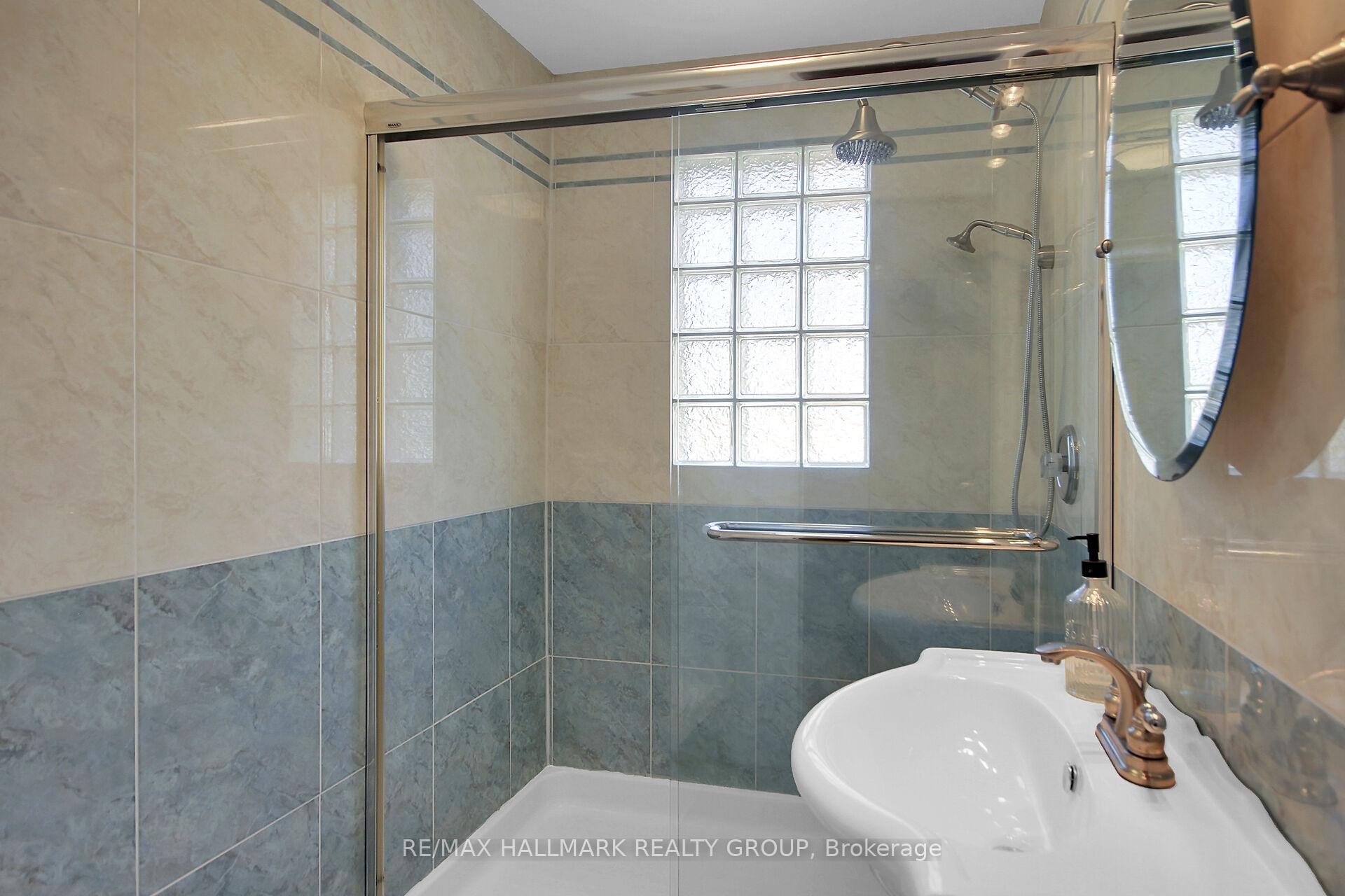 Photo 31 of 27 Savuto Way, Ottawa, Meadowlands/Crestview — HOMEH