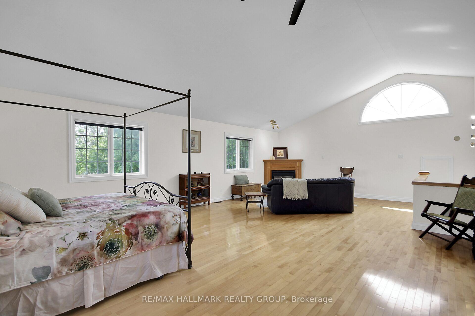 Photo 33 of 27 Savuto Way, Ottawa, Meadowlands/Crestview — HOMEH