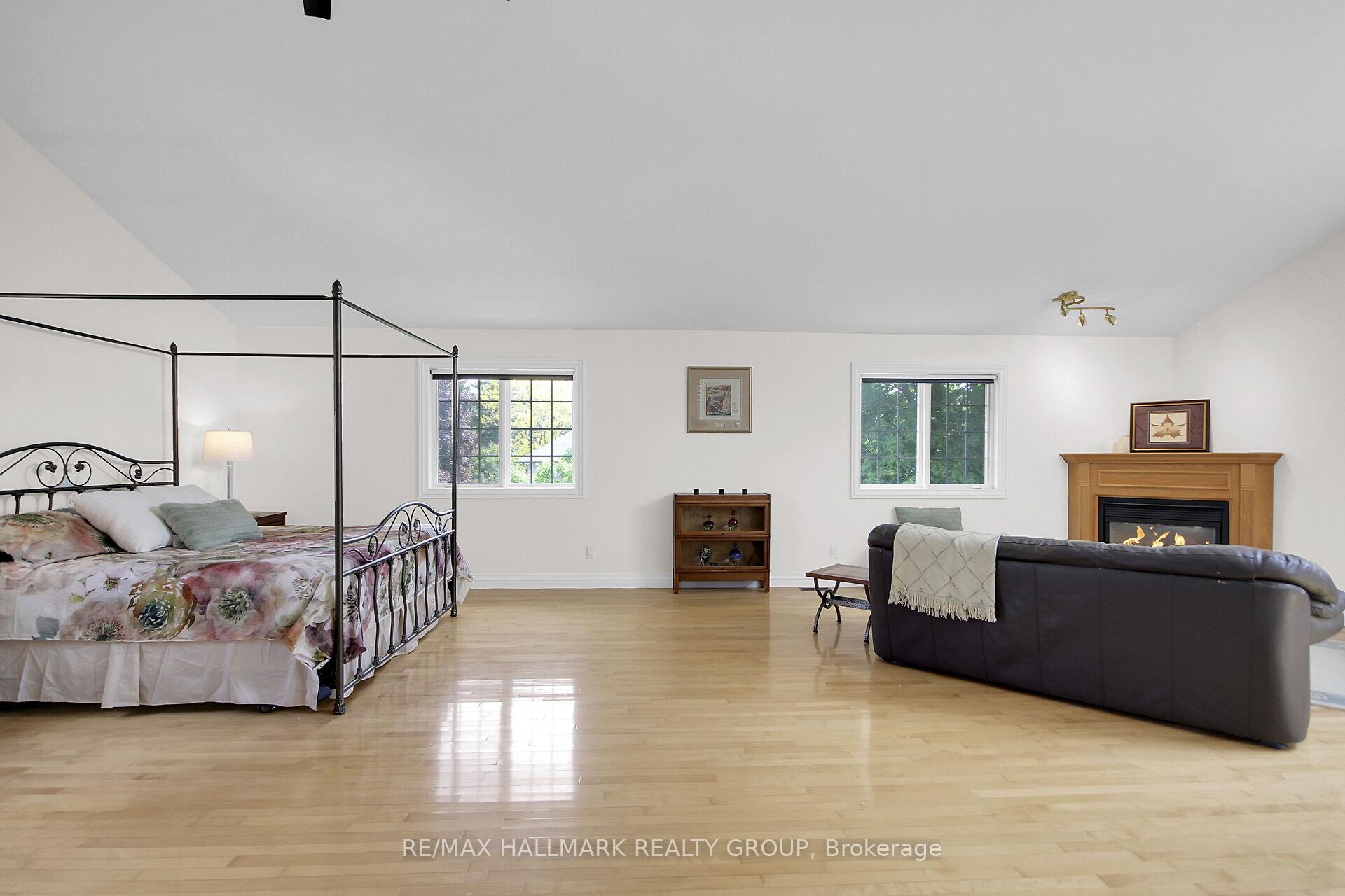 Photo 36 of 27 Savuto Way, Ottawa, Meadowlands/Crestview — HOMEH