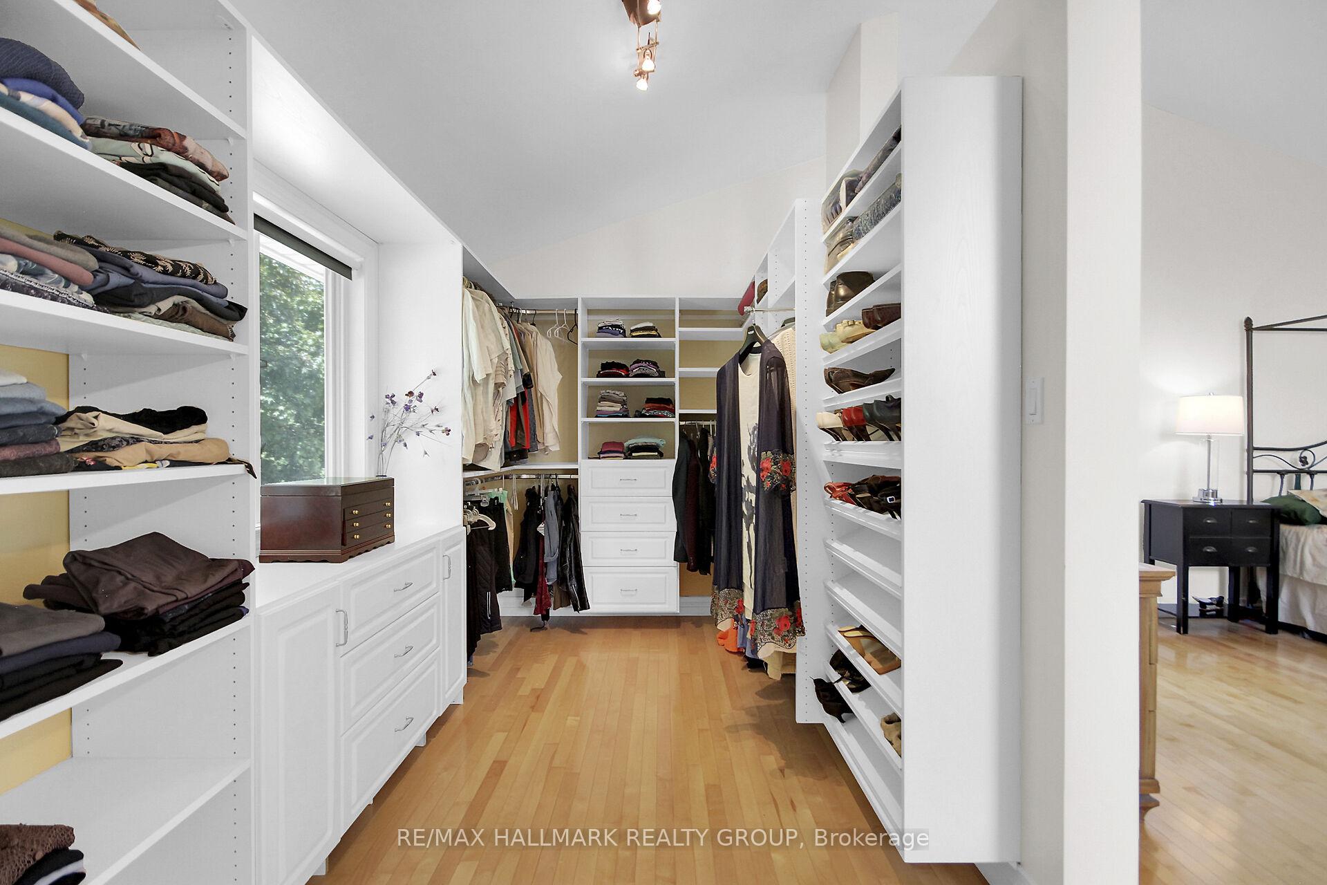 Photo 38 of 27 Savuto Way, Ottawa, Meadowlands/Crestview — HOMEH