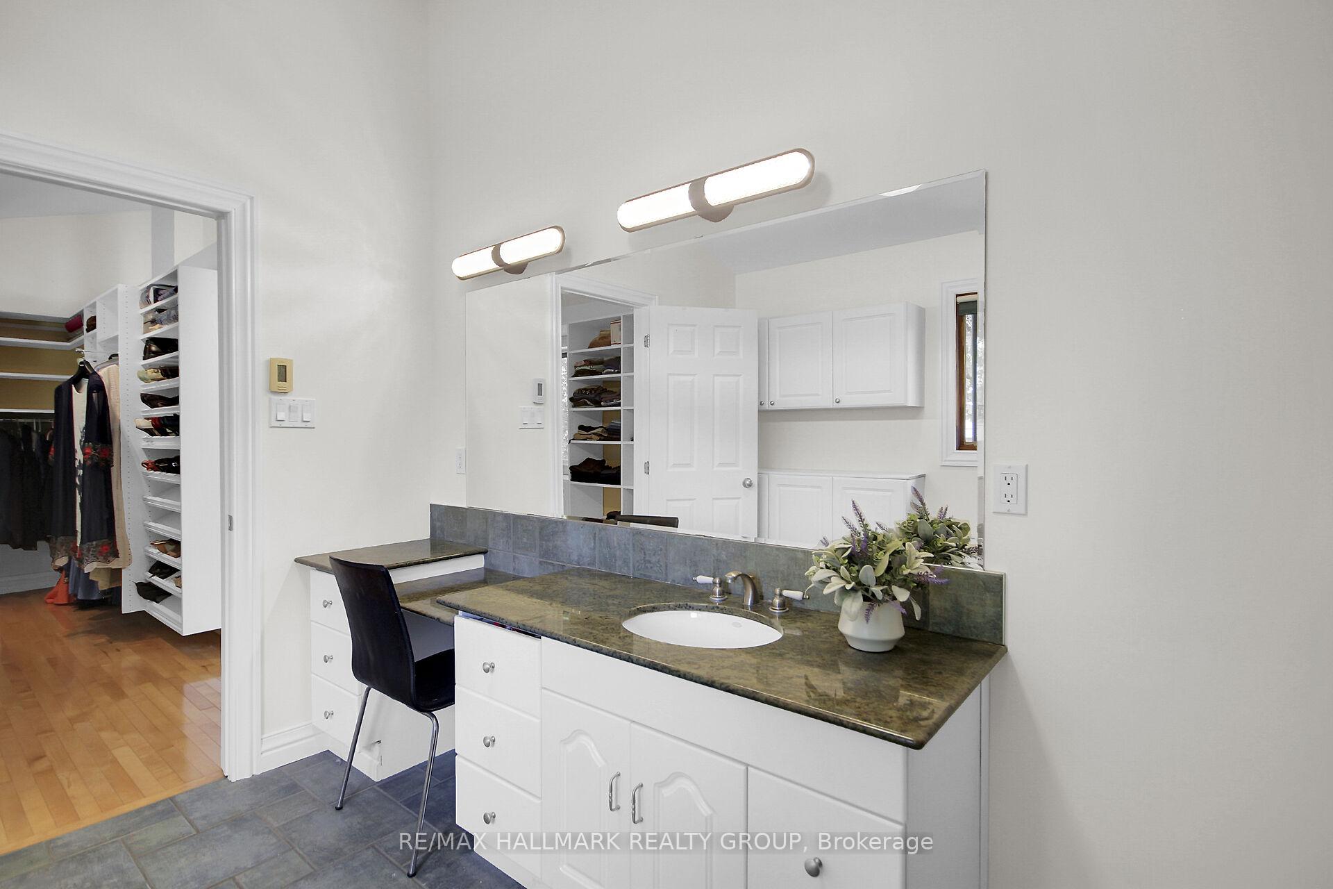 Photo 40 of 27 Savuto Way, Ottawa, Meadowlands/Crestview — HOMEH