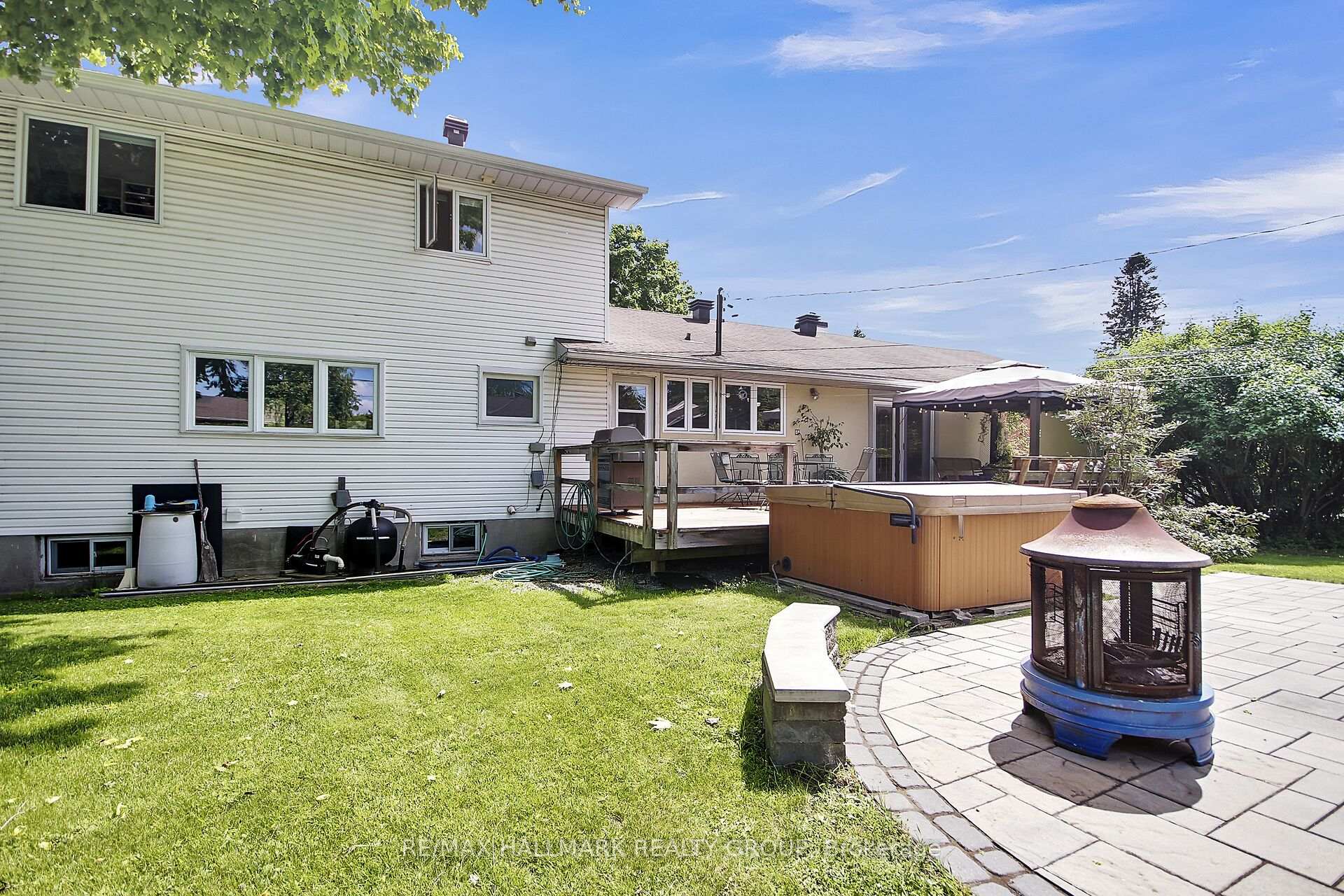 Photo 47 of 27 Savuto Way, Ottawa, Meadowlands/Crestview — HOMEH