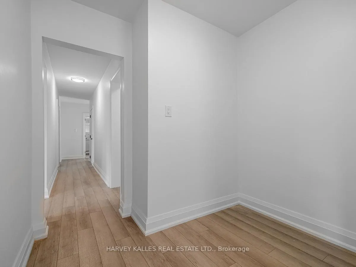 Photo 3 of Unit 2, 8 Markdale Avenue, Toronto, Humewood-Cedarvale — HOMEH
