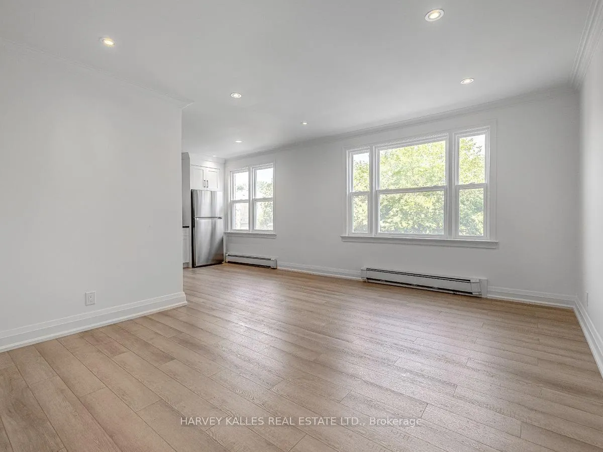 Photo 4 of Unit 2, 8 Markdale Avenue, Toronto, Humewood-Cedarvale — HOMEH