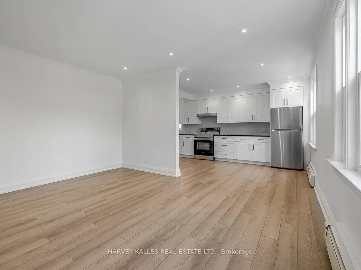 Photo 6 of Unit 2, 8 Markdale Avenue, Toronto, Humewood-Cedarvale — HOMEH