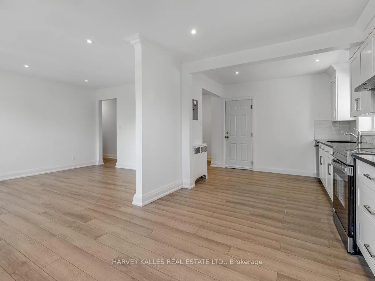 Photo 9 of Unit 2, 8 Markdale Avenue, Toronto, Humewood-Cedarvale — HOMEH