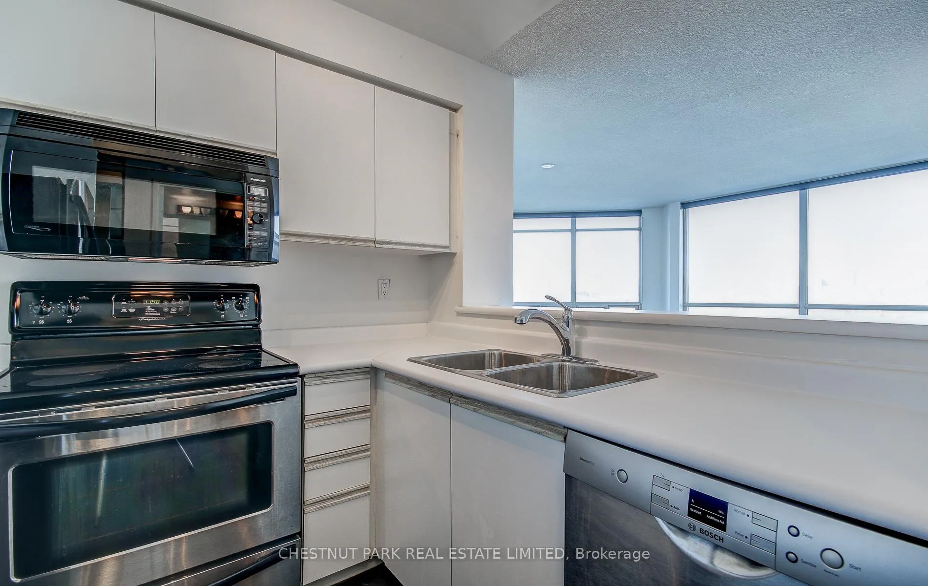 Photo 10 of Unit PH210, 942 Yonge Street, Toronto, The Annex — HOMEH