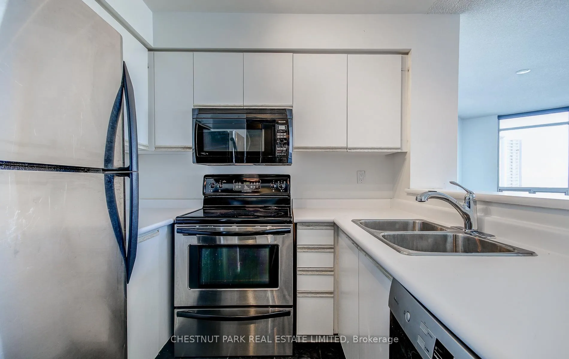 Photo 12 of Unit PH210, 942 Yonge Street, Toronto, The Annex — HOMEH