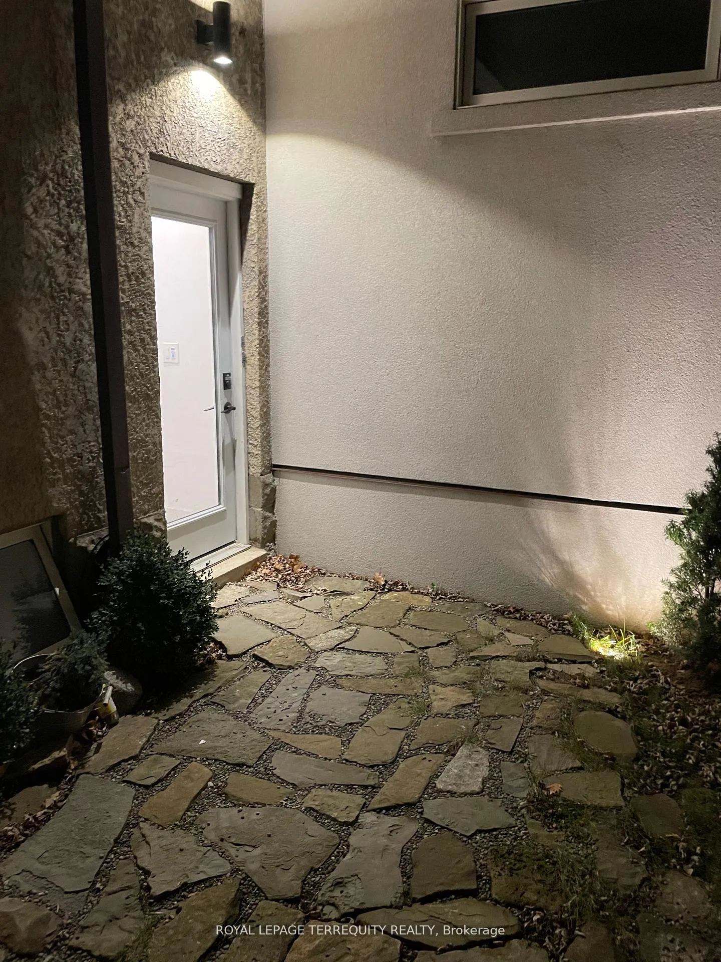 Photo 2 of Unit Lower, 69 Hillcrest Drive, Toronto, Wychwood — HOMEH