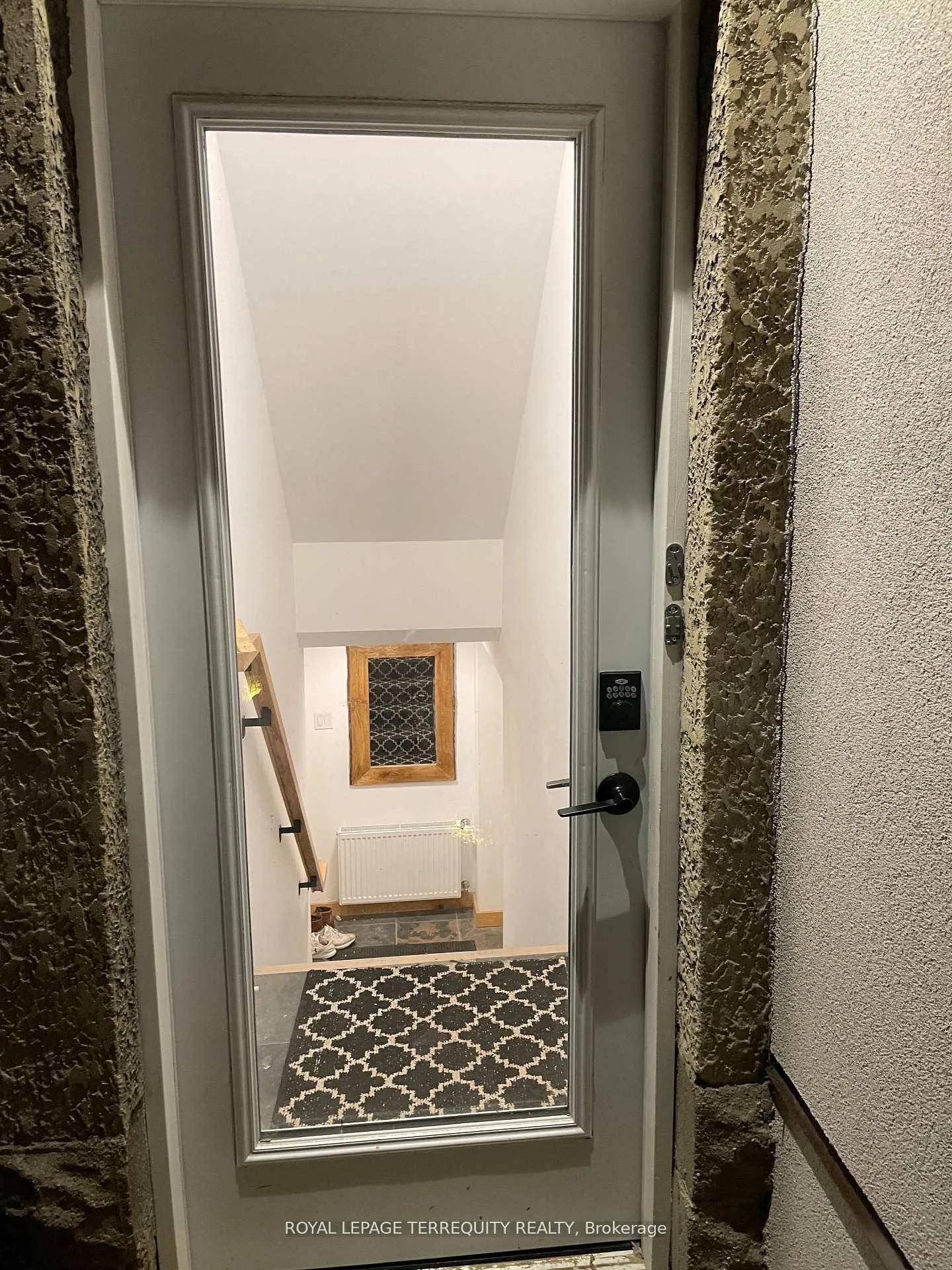 Photo 3 of Unit Lower, 69 Hillcrest Drive, Toronto, Wychwood — HOMEH