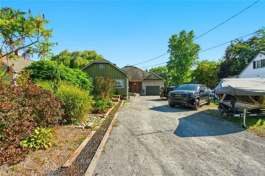 Photo 2 of 30 Cecil Street, St. Catharines, Lakeport — HOMEH