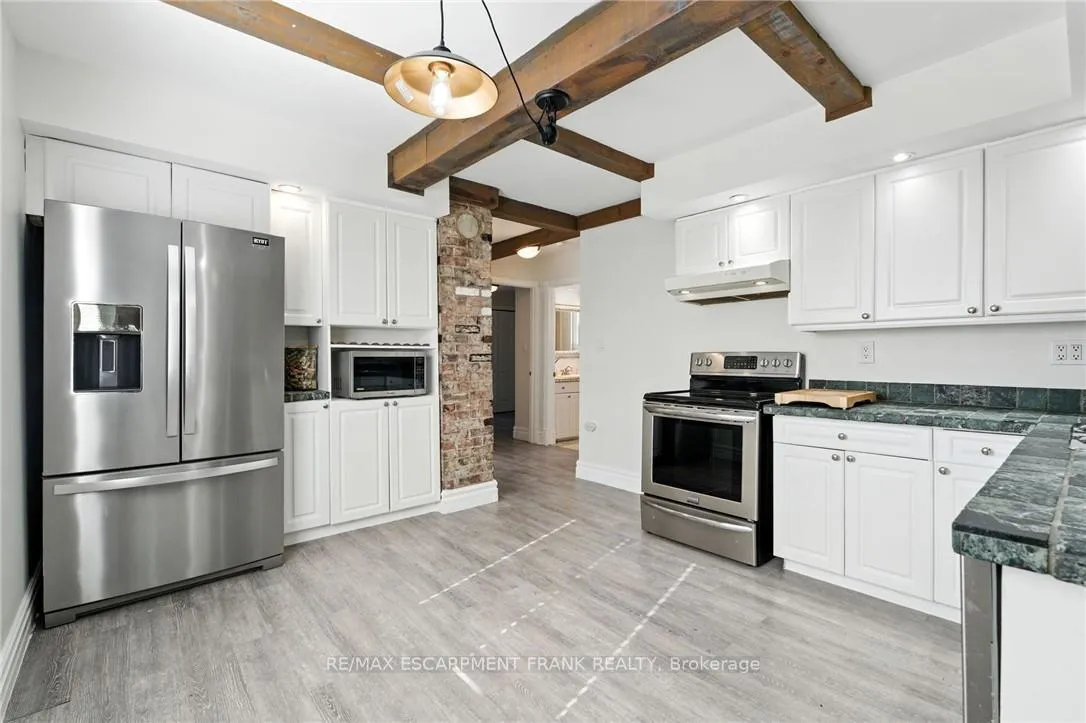Photo 10 of 30 Cecil Street, St. Catharines, Lakeport — HOMEH