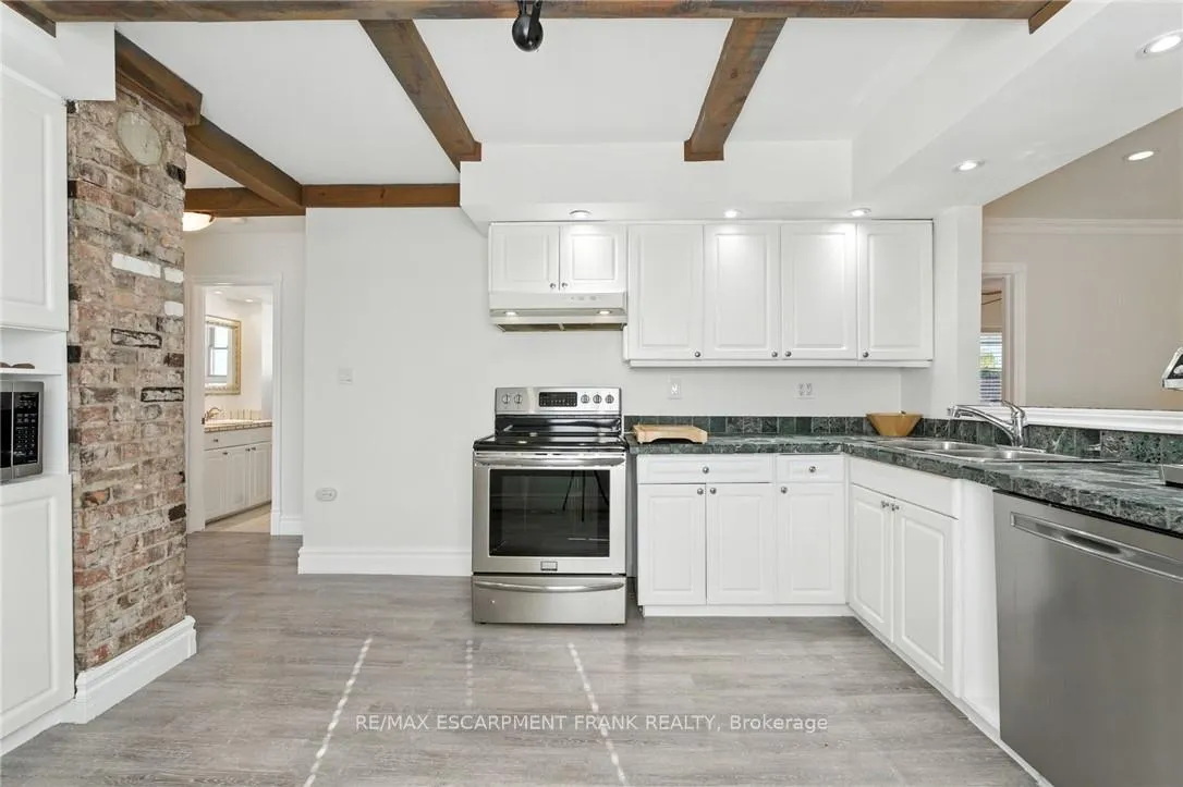 Photo 11 of 30 Cecil Street, St. Catharines, Lakeport — HOMEH
