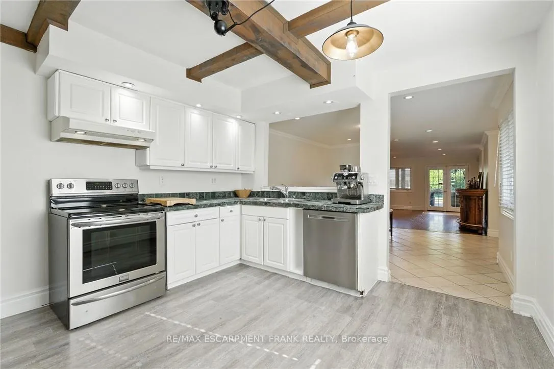 Photo 12 of 30 Cecil Street, St. Catharines, Lakeport — HOMEH