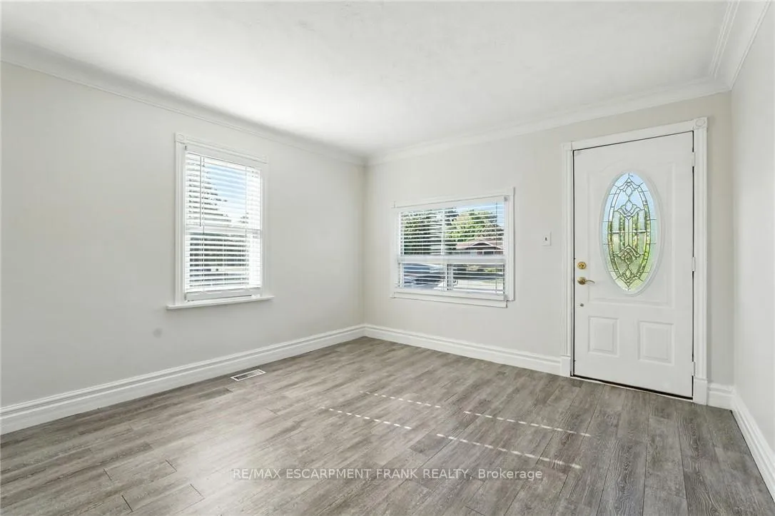 Photo 16 of 30 Cecil Street, St. Catharines, Lakeport — HOMEH