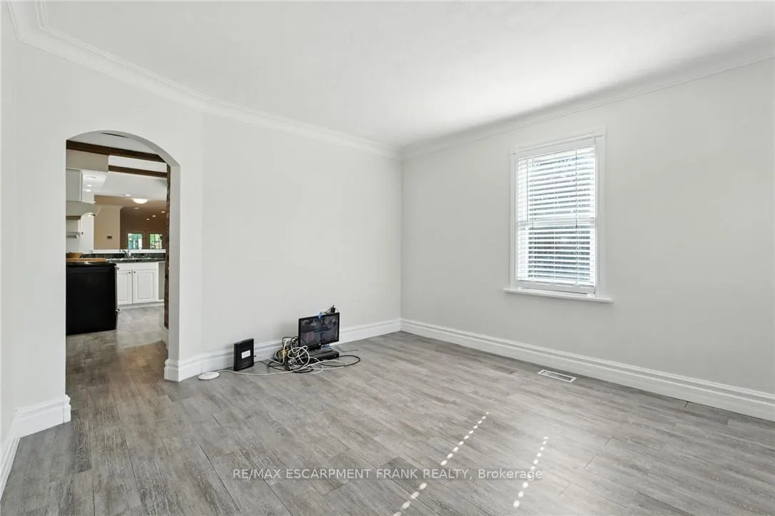 Photo 17 of 30 Cecil Street, St. Catharines, Lakeport — HOMEH