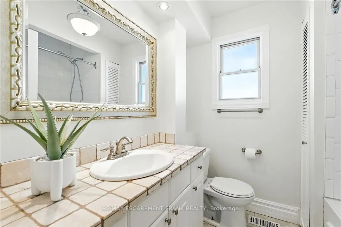 Photo 19 of 30 Cecil Street, St. Catharines, Lakeport — HOMEH