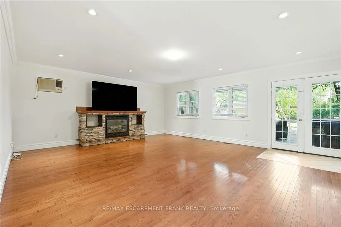 Photo 25 of 30 Cecil Street, St. Catharines, Lakeport — HOMEH