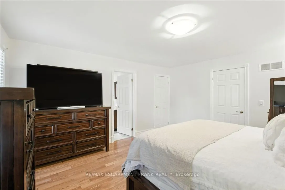 Photo 29 of 30 Cecil Street, St. Catharines, Lakeport — HOMEH