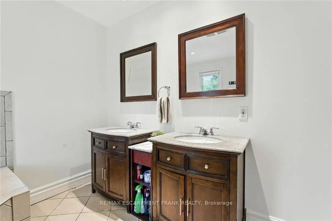 Photo 32 of 30 Cecil Street, St. Catharines, Lakeport — HOMEH