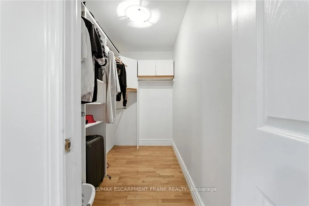 Photo 33 of 30 Cecil Street, St. Catharines, Lakeport — HOMEH