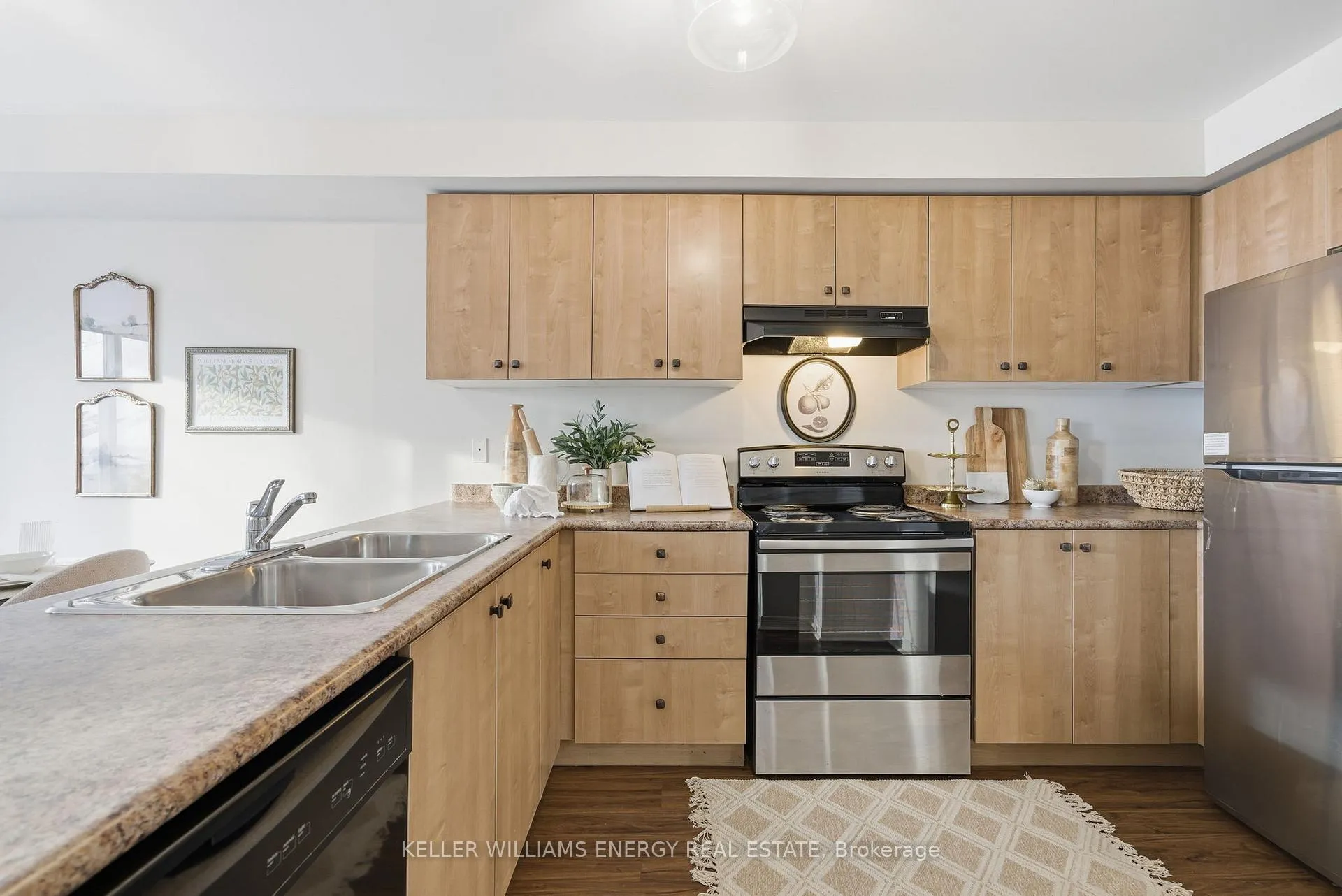Photo 6 of Unit 23, 1280 Harmony Road N, Oshawa, Pinecrest — HOMEH