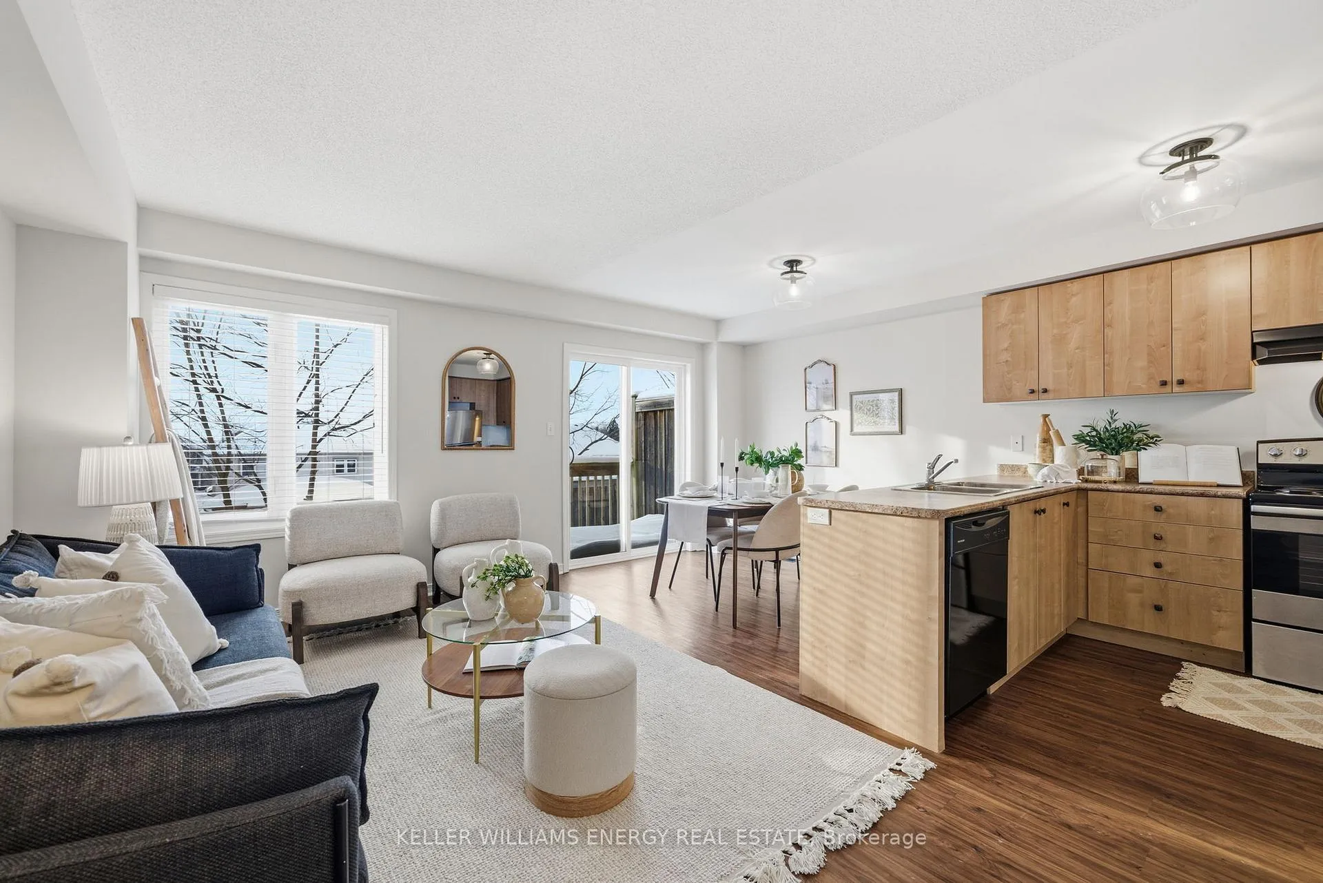 Photo 13 of Unit 23, 1280 Harmony Road N, Oshawa, Pinecrest — HOMEH