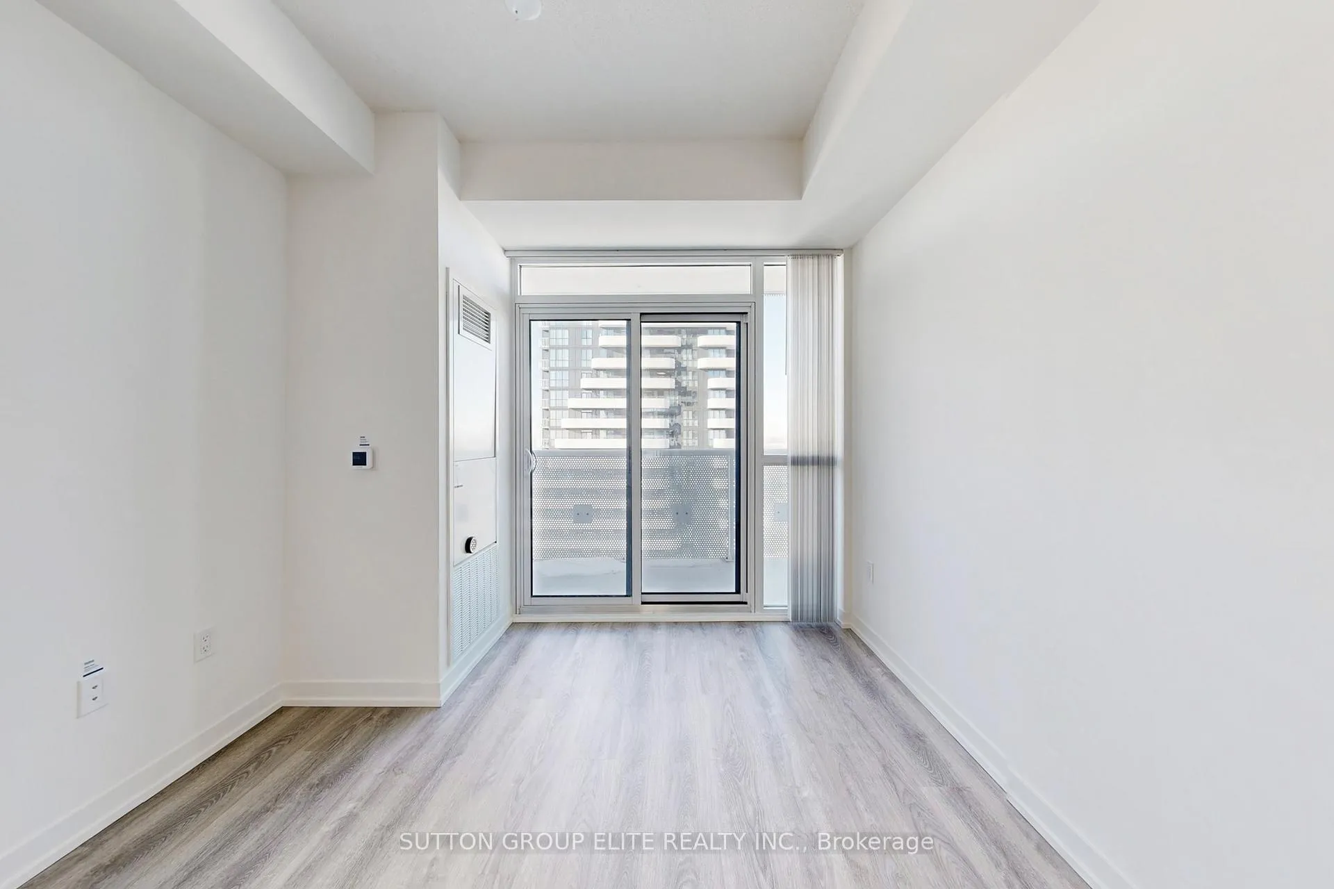 Photo 5 of Unit 5301, 8 Interchange Way, Vaughan, Vaughan Corporate Centre — HOMEH