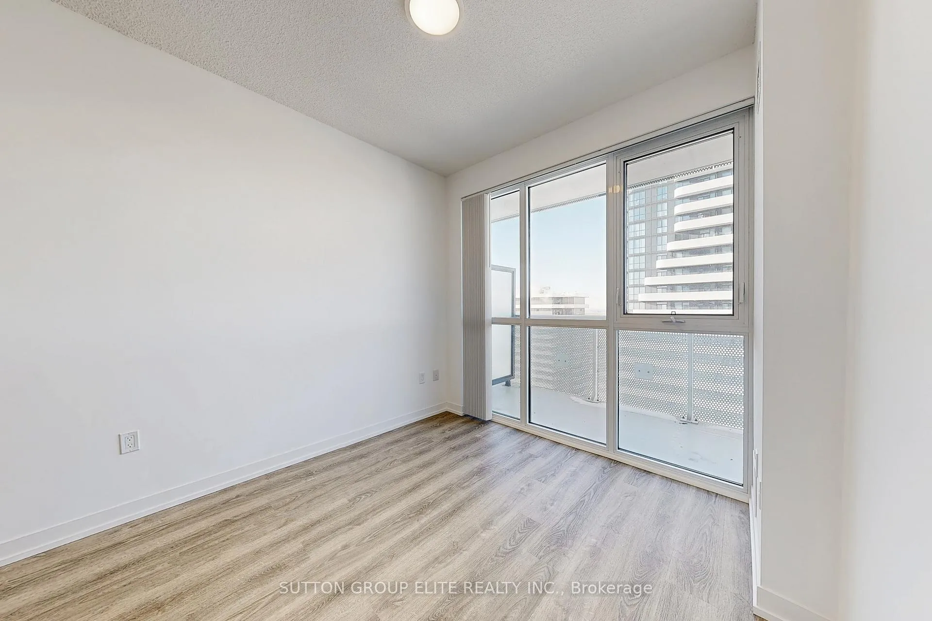 Photo 8 of Unit 5301, 8 Interchange Way, Vaughan, Vaughan Corporate Centre — HOMEH