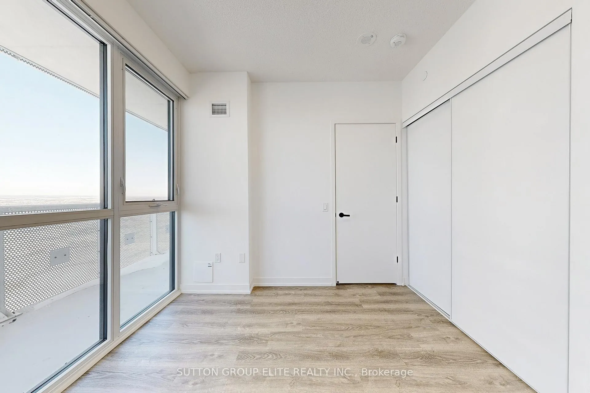 Photo 9 of Unit 5301, 8 Interchange Way, Vaughan, Vaughan Corporate Centre — HOMEH