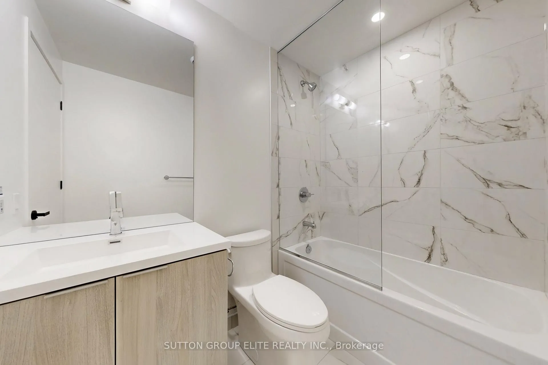 Photo 10 of Unit 5301, 8 Interchange Way, Vaughan, Vaughan Corporate Centre — HOMEH