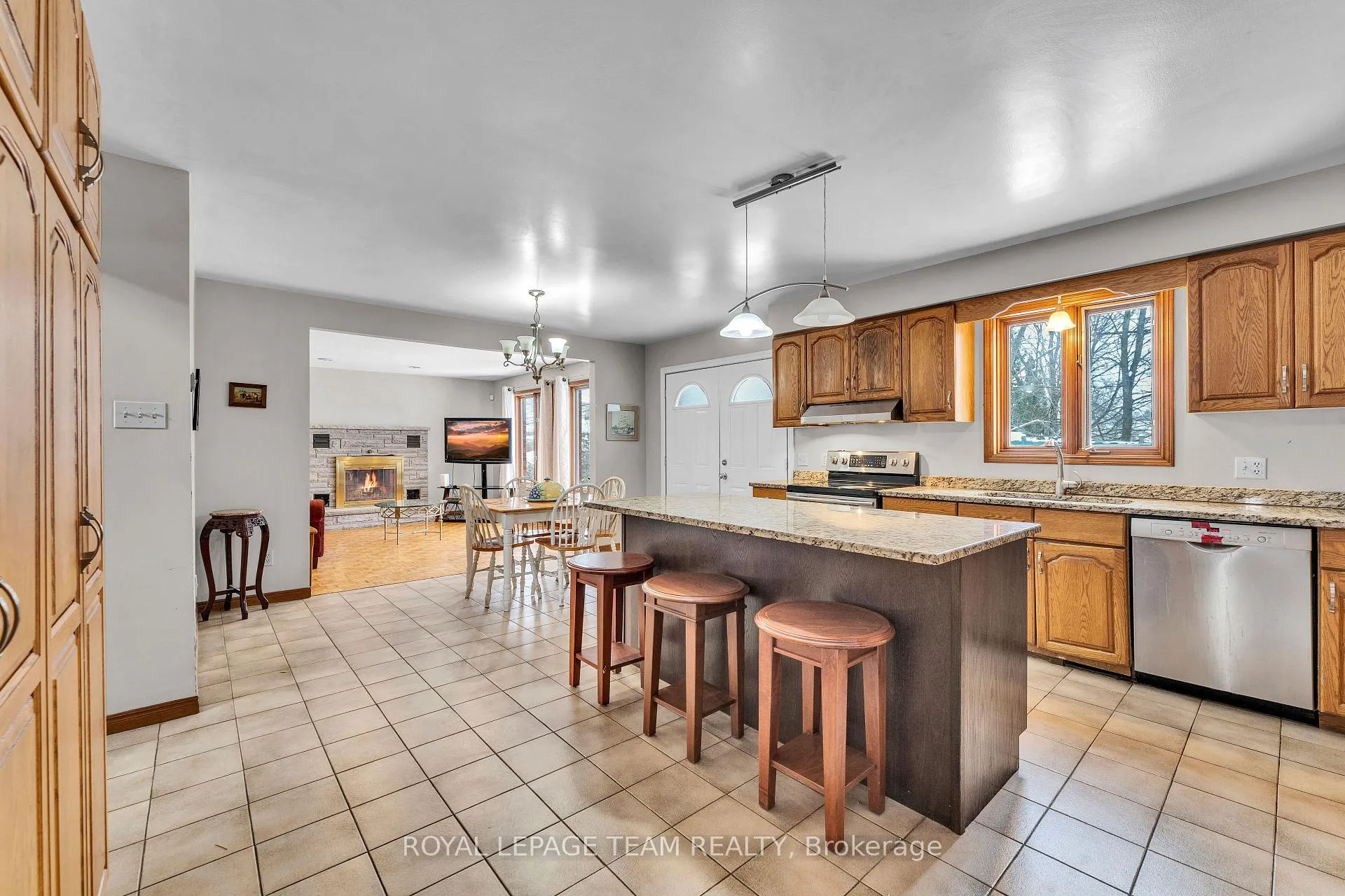 Photo 12 of 1409 Mory Street, Ottawa, Emerald Woods/Sawmill Creek — HOMEH