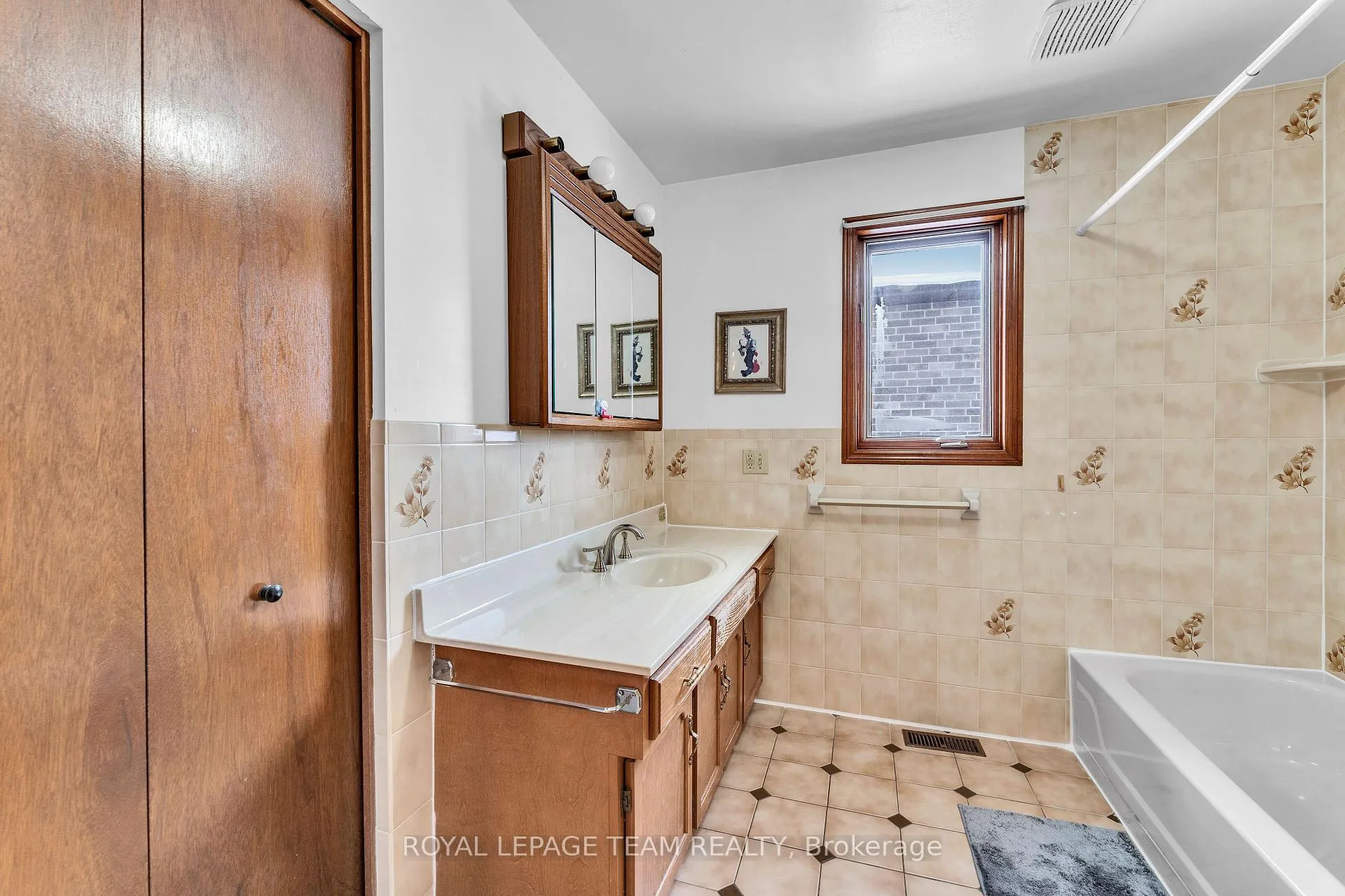 Photo 26 of 1409 Mory Street, Ottawa, Emerald Woods/Sawmill Creek — HOMEH