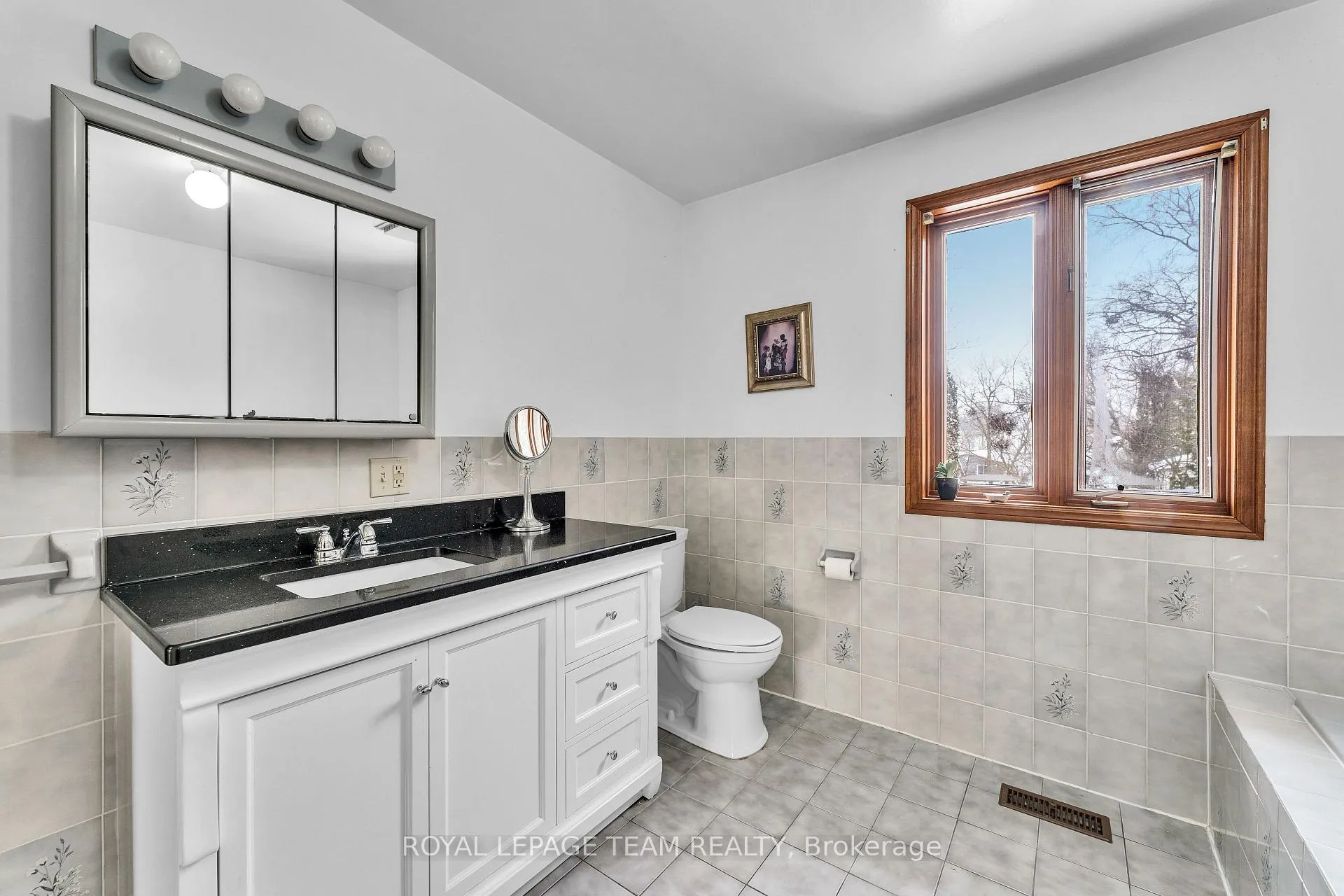 Photo 30 of 1409 Mory Street, Ottawa, Emerald Woods/Sawmill Creek — HOMEH