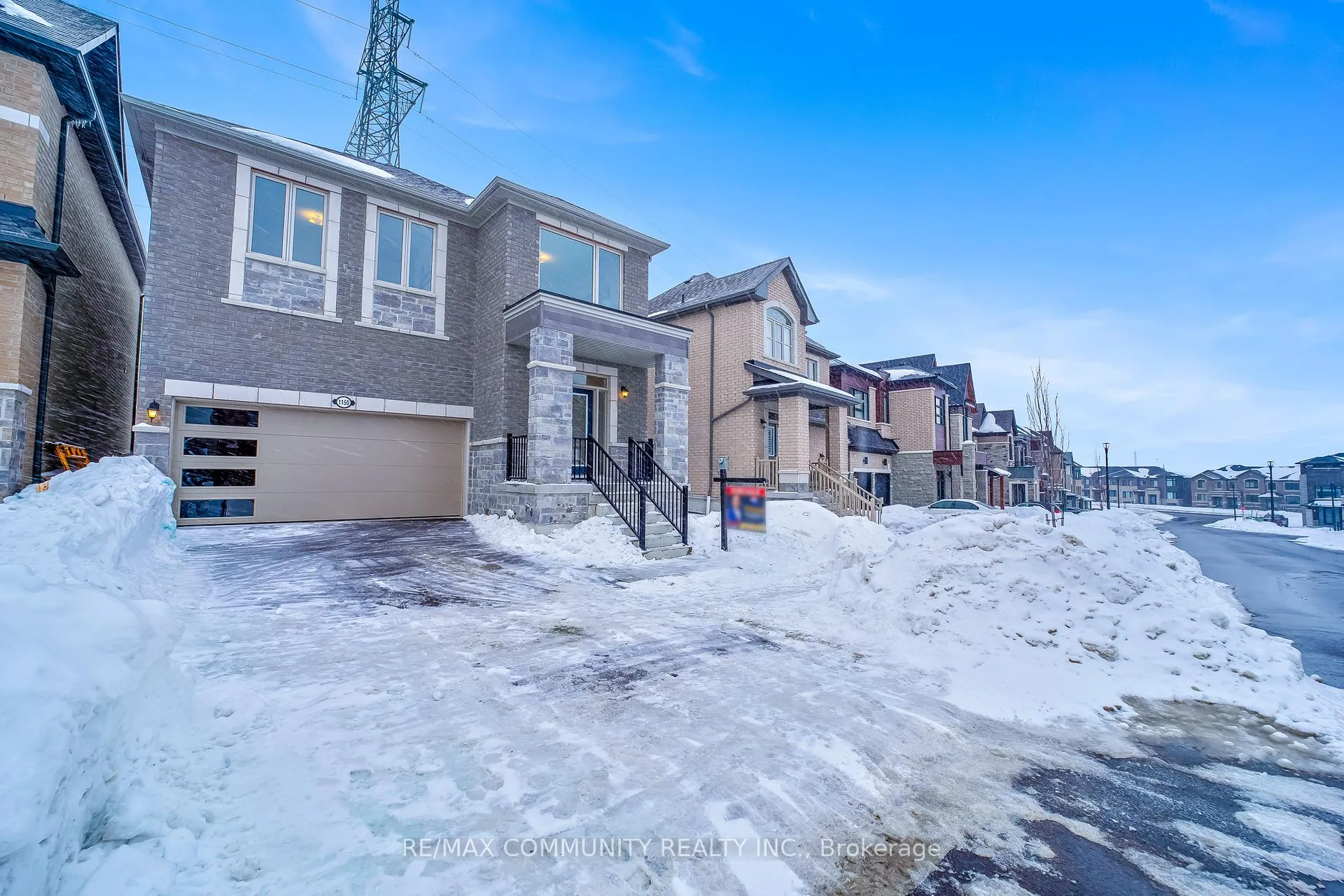 Photo 2 of 1150 Skyridge Boulevard, Pickering, Rural Pickering — HOMEH