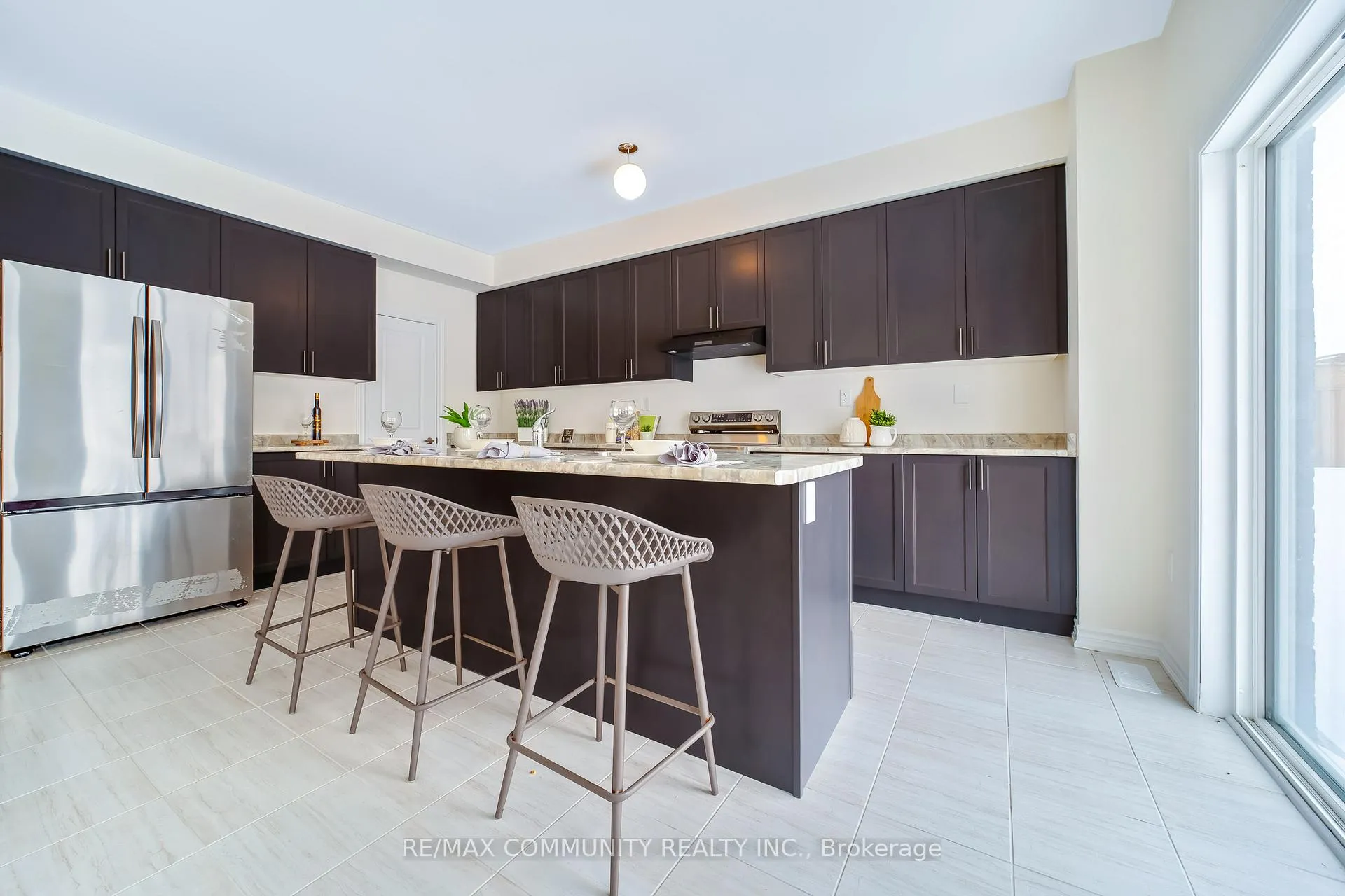 Photo 13 of 1150 Skyridge Boulevard, Pickering, Rural Pickering — HOMEH