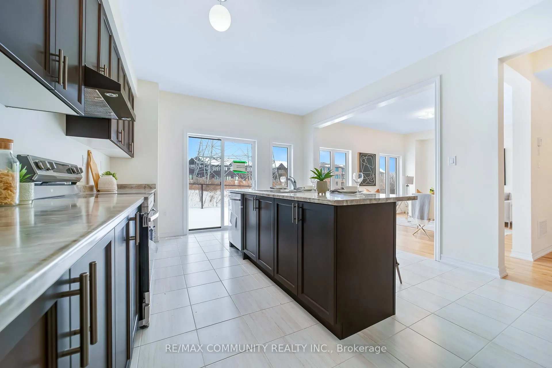 Photo 15 of 1150 Skyridge Boulevard, Pickering, Rural Pickering — HOMEH